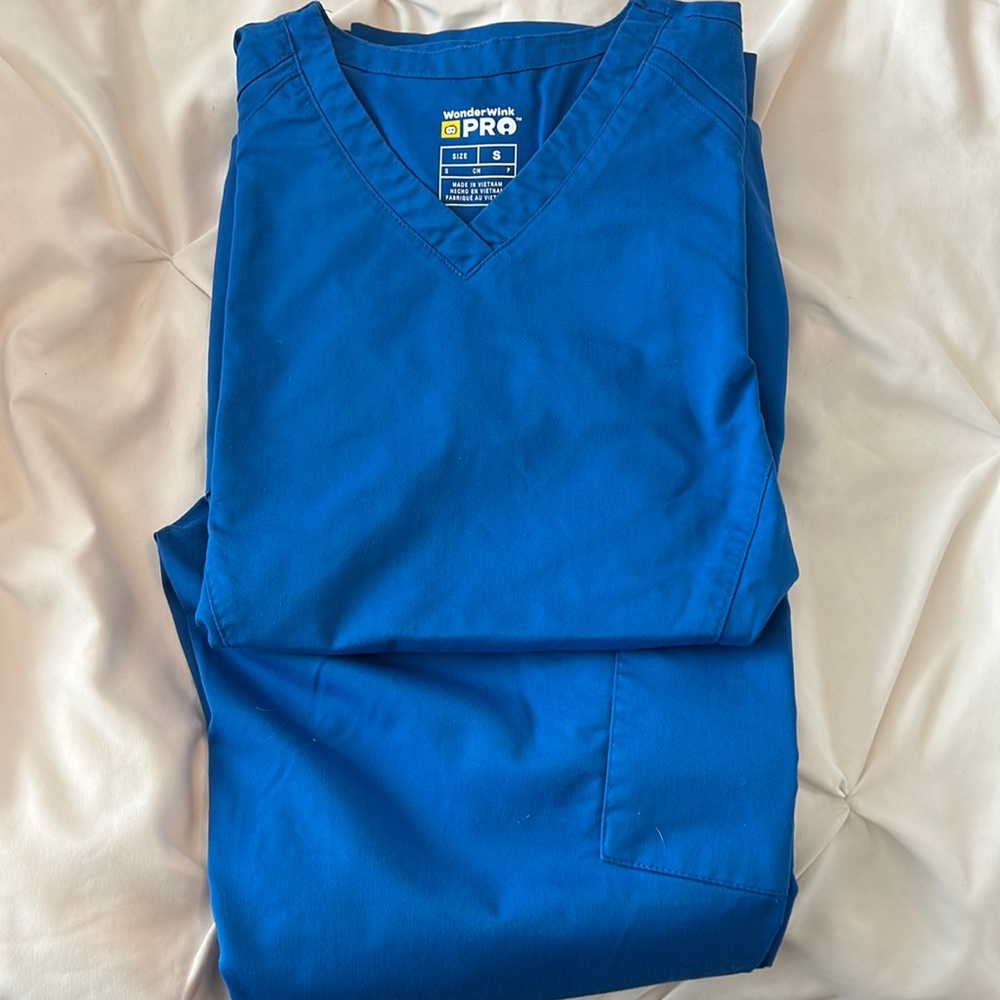 WonderWink Pro scrub set